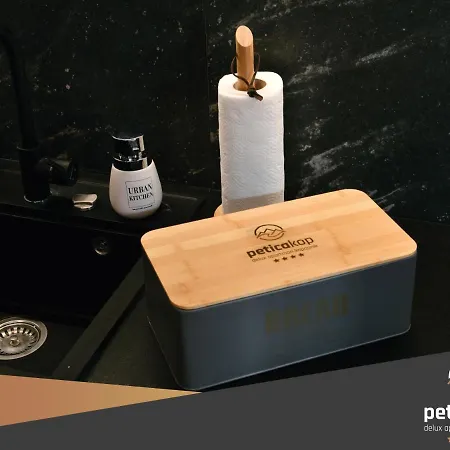 Petica Kop A8 アパートホテル